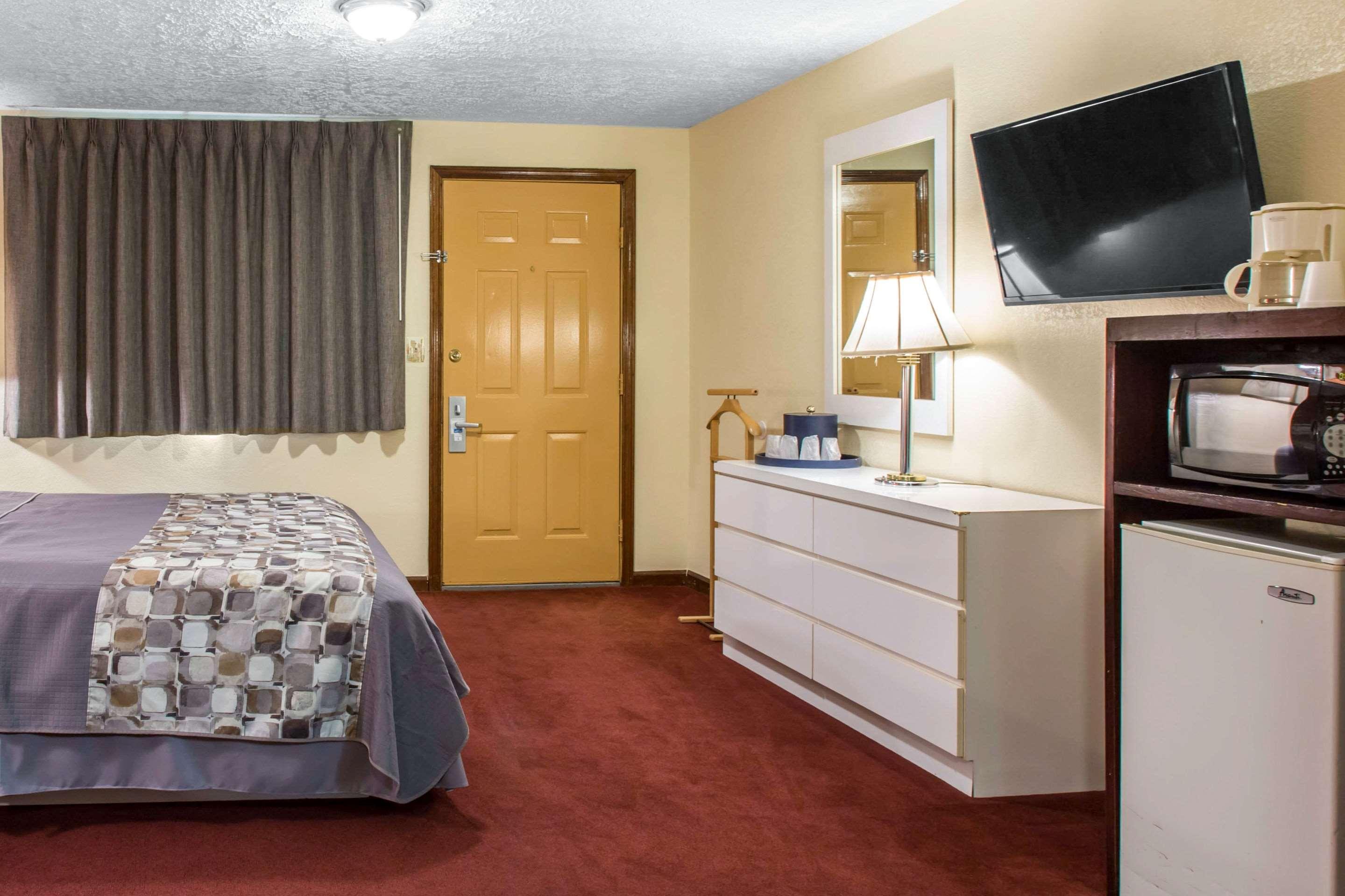 Rodeway Inn & Suites Branford - Guilford Exteriér fotografie